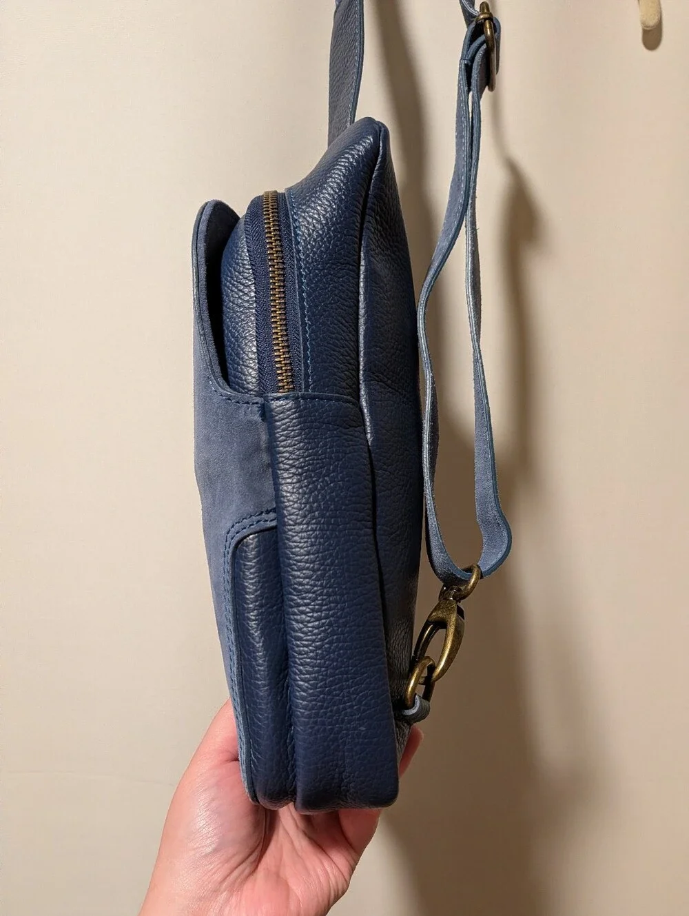 Sundance Made in Italy Blue Suede Pebbled Leather Sling Crossbody Shoulder Bag